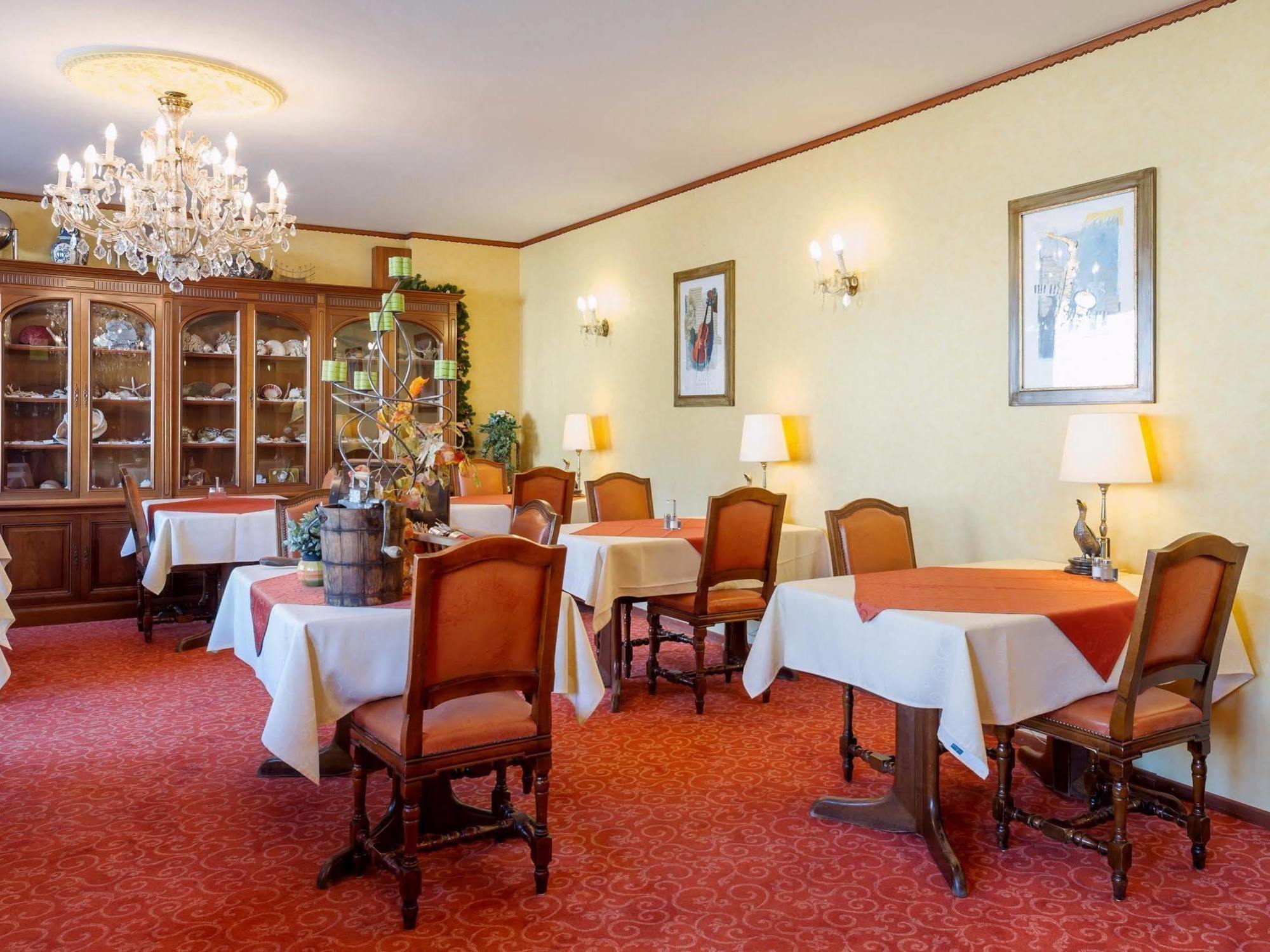 Hostellerie Val Fleuri Mersch Exteriör bild