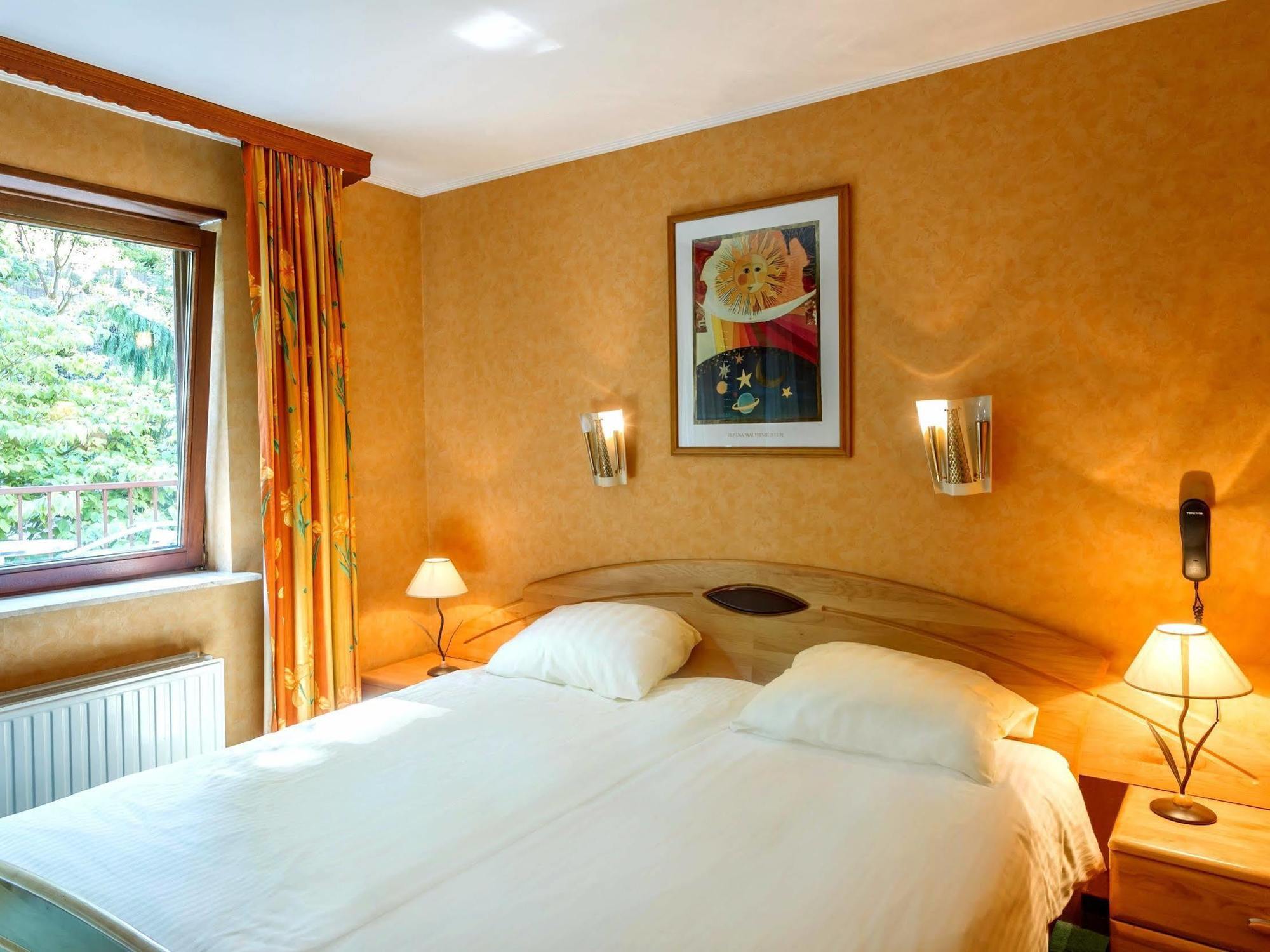 Hostellerie Val Fleuri Mersch Exteriör bild