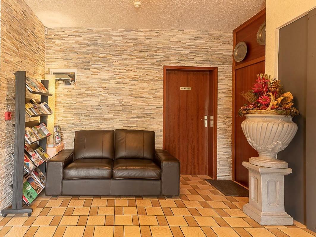 Hostellerie Val Fleuri Mersch Exteriör bild